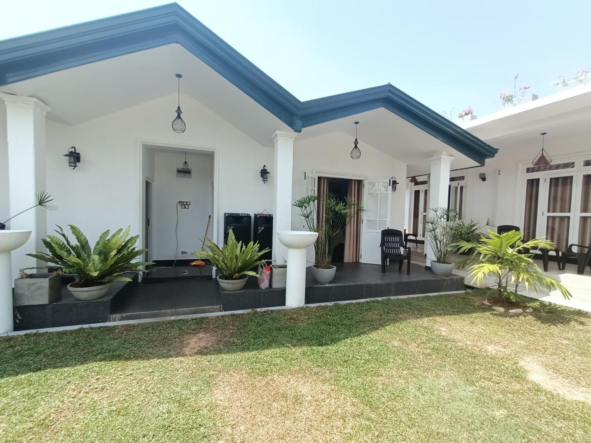 The Bamboo Tree Transit Hotel Katunayaka Exterior foto